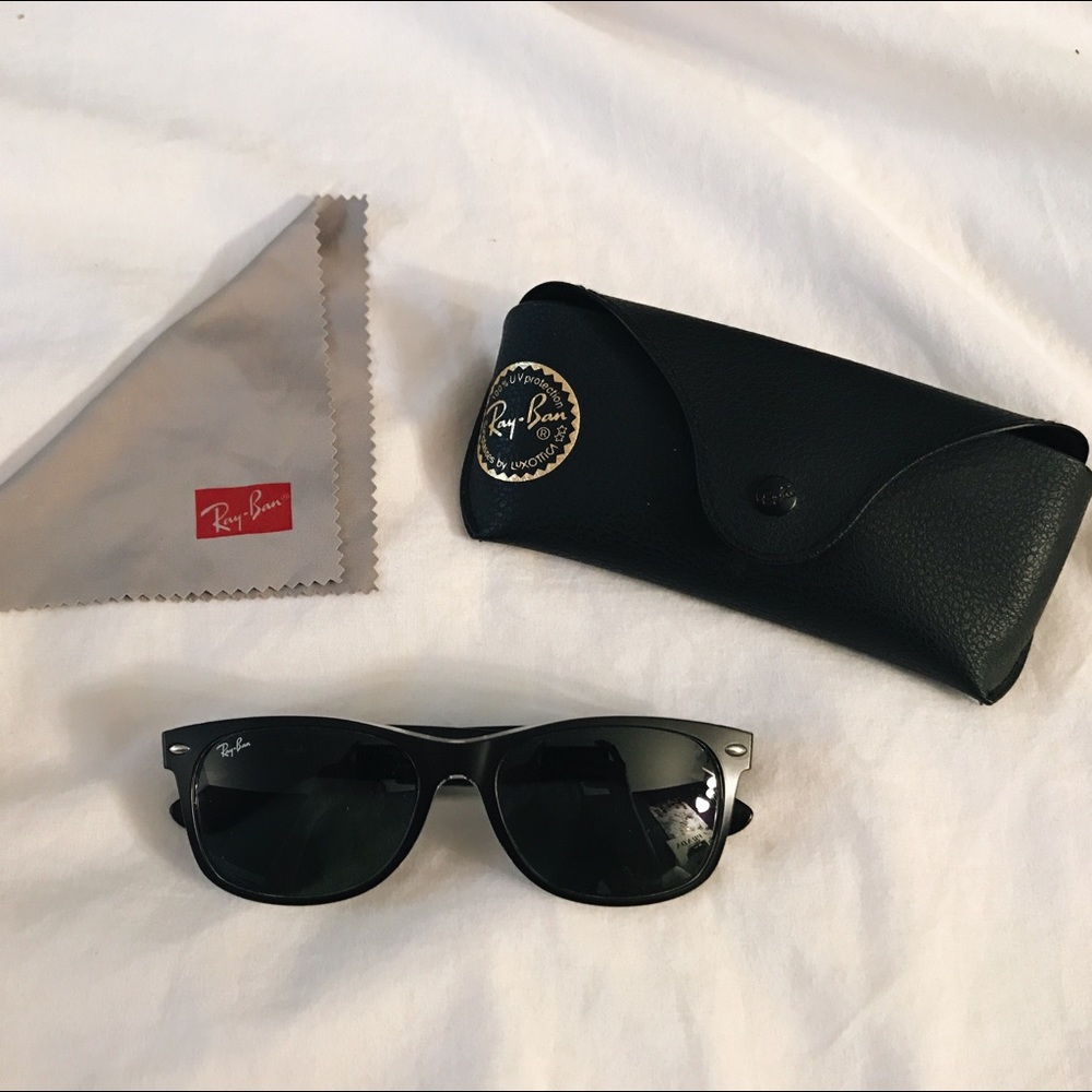 Ray Bans New Wayfarer color mix black sunglasses